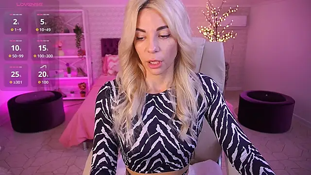 BellaRayyy online show from 04-14-26, 12:54