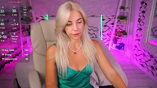 BellaRayyy online show from 06-22-26, 03:47