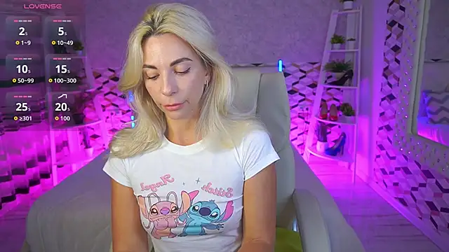 BellaRayyy online show from 06-18-26, 01:05
