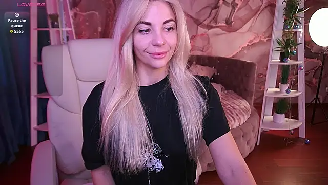 BellaRayyy online show from 03-16-26, 05:44