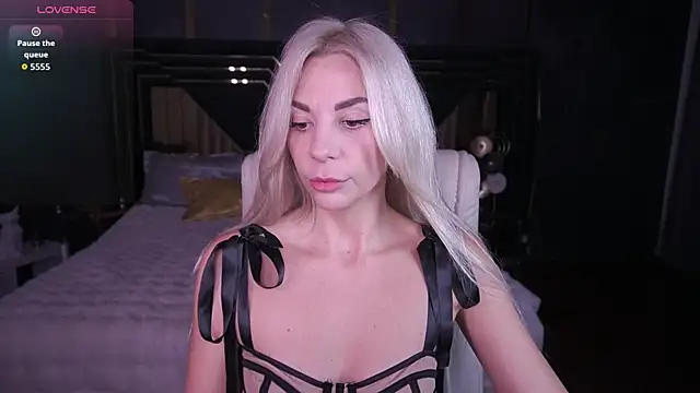 BellaRayyy online show from 12-17-25, 09:09