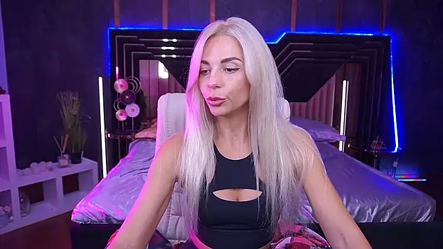 BellaRayyy online show from 10-09-25, 01:06