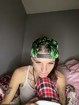 Snapshot of ittybittymeryssa chatting on 11-17-25, 06:12 ittybittymeryssa online show from 11-17-25, 06:12