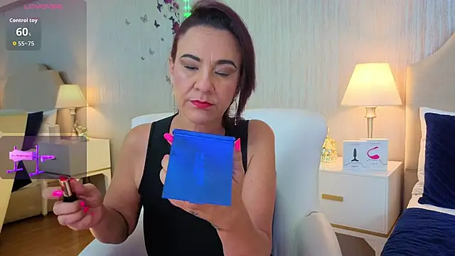 ScarleetJonson online show from 11-22-25, 06:18