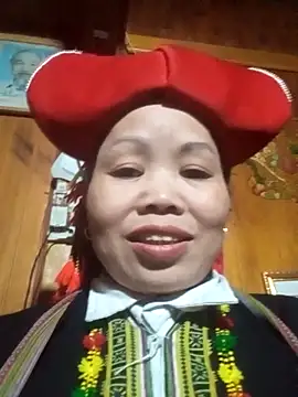  YooY  online show from 12-21-25, 02:19