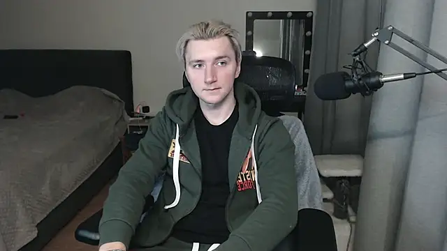 Snapshot of Elvin_Vaenight chatting on 10-21-25, 12:54 Elvin Vaenight online show from 10-21-25, 12:54