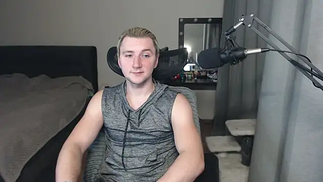 Snapshot of Elvin_Vaenight chatting on 10-15-25, 10:40 Elvin Vaenight online show from 10-15-25, 10:40