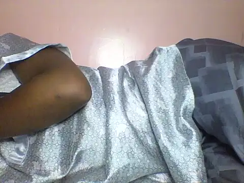 Moongodessy online show from 12-16-25, 10:47