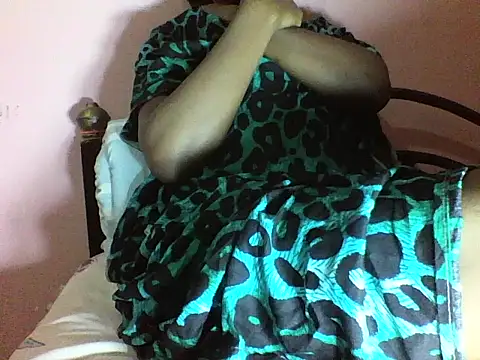 Moongodessy online show from 11-12-25, 03:32