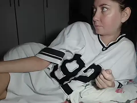 Snapshot of petite_danielle chatting on 12-02-25, 12:22 petite danielle online show from 12-02-25, 12:22