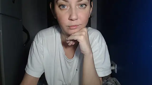 Snapshot of petite_danielle chatting on 07-15-26, 02:51 petite danielle online show from 07-15-26, 02:51