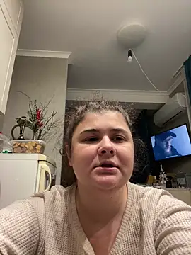 AliceCurlyX online show from 12-16-25, 04:55