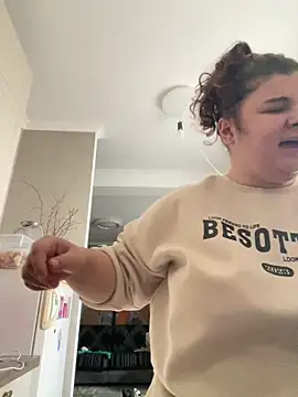 Snapshot of AliceCurlyX chatting on 02-15-26, 10:25 AliceCurlyX online show from 02-15-26, 10:25