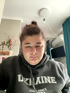 AliceCurlyX online show from 12-15-25, 09:26