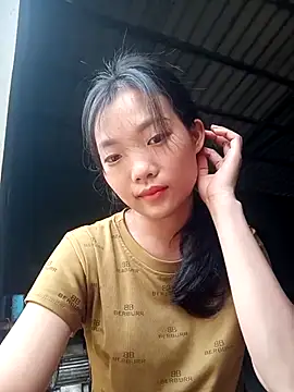 Snapshot of Ananine chatting on 10-22-25, 03:06 Ananine online show from 10-22-25, 03:06