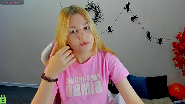 Sylvia Ortiz online show from 11-04-25, 01:09