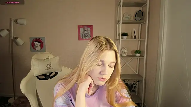 Snapshot of Sylvia_Ortiz chatting on 09-22-25, 07:58 Sylvia Ortiz online show from 09-22-25, 07:58