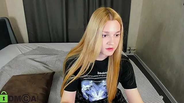Snapshot of Sylvia_Ortiz chatting on 10-19-25, 01:14 Sylvia Ortiz online show from 10-19-25, 01:14