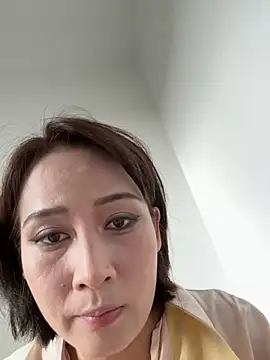 A girla online show from 06-04-26, 08:30