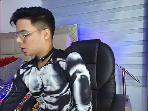 stewart mateo  online show from 11-12-25, 02:04