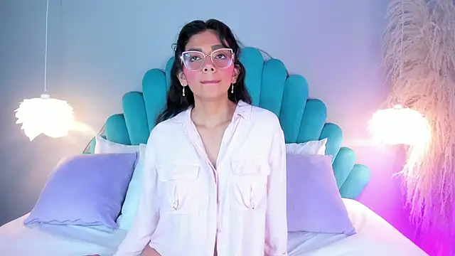 AlassiaHocthner online show from 10-27-25, 11:55