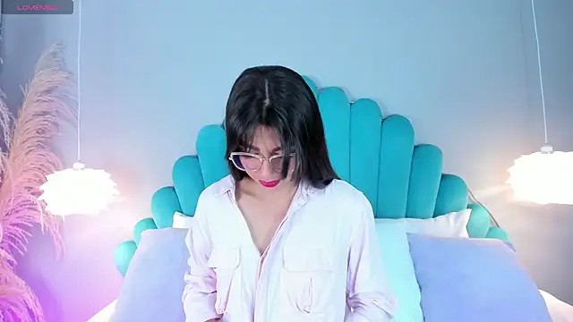 AlassiaHocthner online show from 11-08-25, 11:36