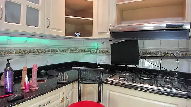 JulitPink online show from 01-11-26, 12:23