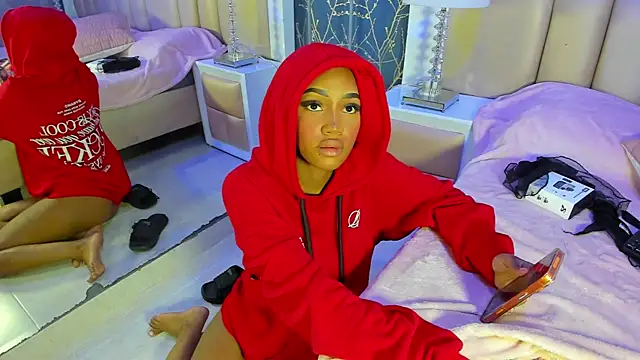 JulitPink online show from 02-13-26, 11:43