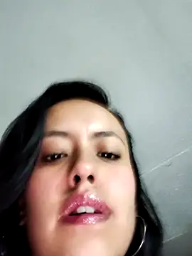 Snapshot of Queen_Ashly chatting on 06-17-26, 02:55 Queen Ashly online show from 06-17-26, 02:55