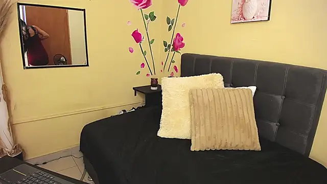 BrendaRojas  online show from 04-15-26, 07:18