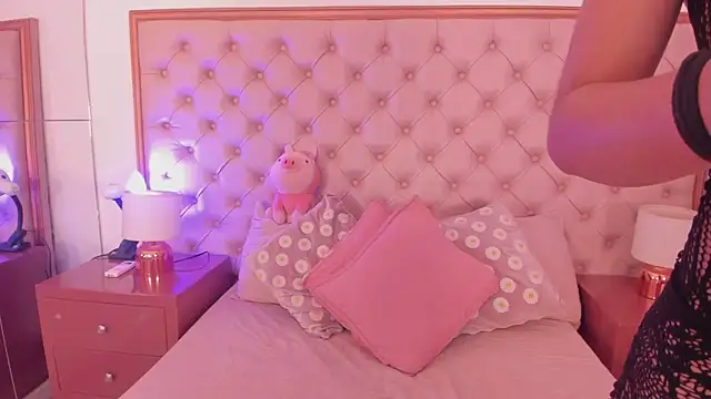 sweetabbey online show from 10-28-25, 02:23