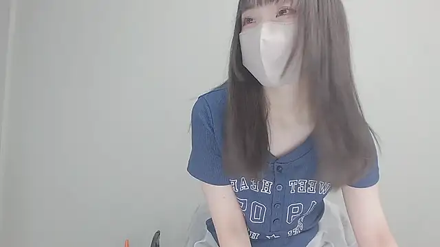 Snapshot of Hanna_xxx_cute chatting on 10-10-25, 11:00 Hanna xxx cute online show from 10-10-25, 11:00