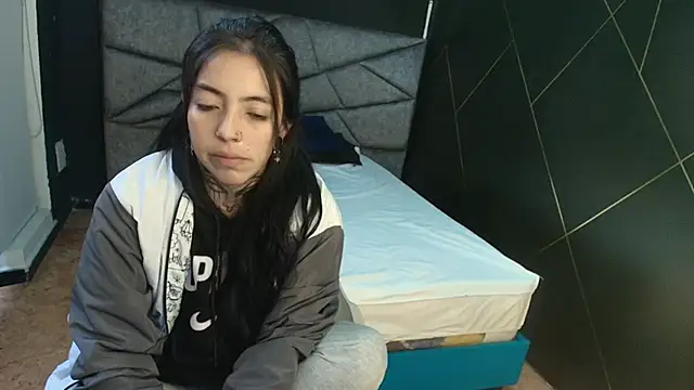 LiaMonroee  online show from 11-29-25, 12:05