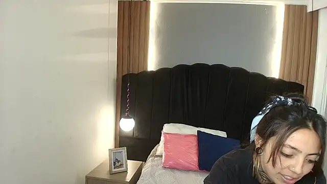 LiaMonroee  online show from 05-06-26, 12:31