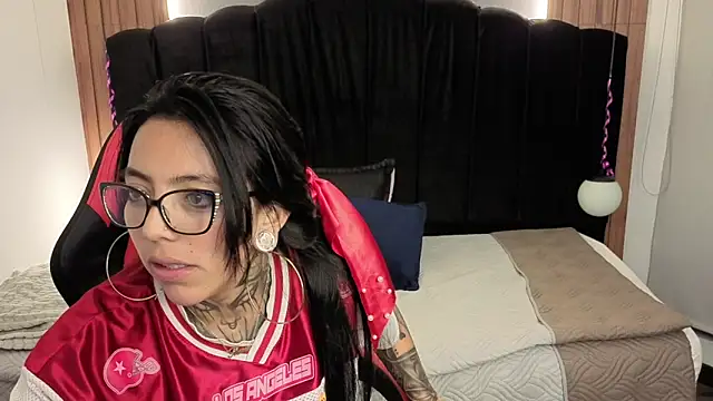 LiaMonroee  online show from 05-22-26, 12:36