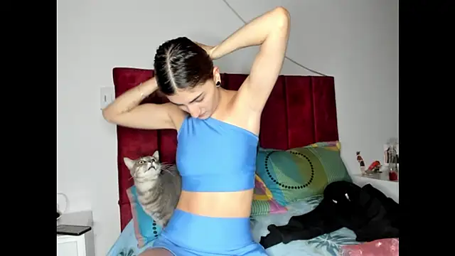 Snapshot of ScarletWitch_X chatting on 10-27-25, 11:05 ScarletWitch X online show from 10-27-25, 11:05