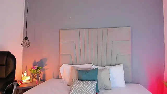 sophie rojas online show from 02-24-26, 04:52