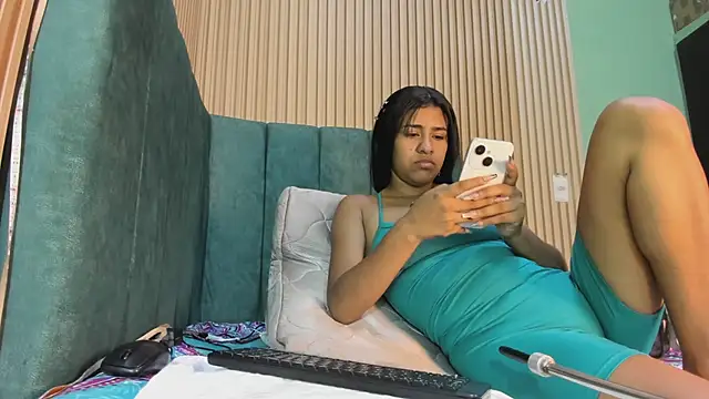 Snapshot of EvelynFoxx- chatting on 02-27-26, 07:03 EvelynFoxx- online show from 02-27-26, 07:03