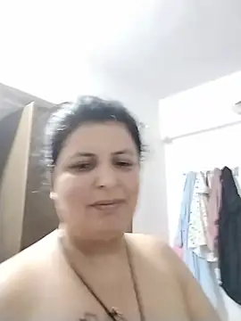Snapshot of Jann_Riya333 chatting on 06-18-26, 11:04 Jann Riya333 online show from 06-18-26, 11:04