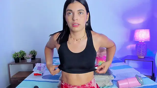 hailey hadid online show from 10-16-25, 07:00