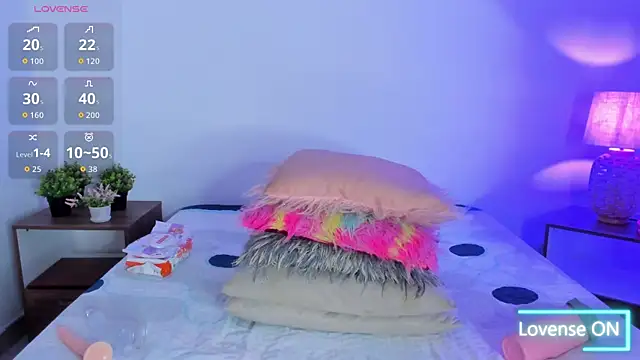 hailey hadid online show from 09-30-25, 06:58