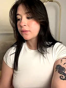 NicoleLeinn online show from 09-28-25, 08:27