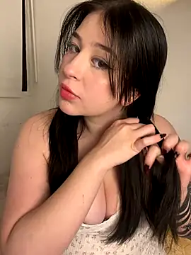 NicoleLeinn online show from 09-21-25, 12:38