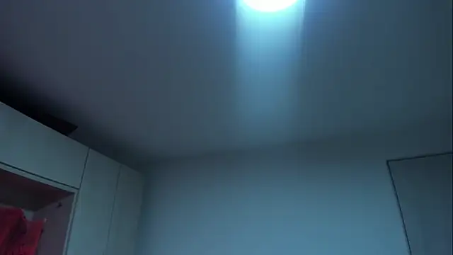 Snapshot of VickyRuiz_ chatting on 10-20-25, 12:06 VickyRuiz  online show from 10-20-25, 12:06
