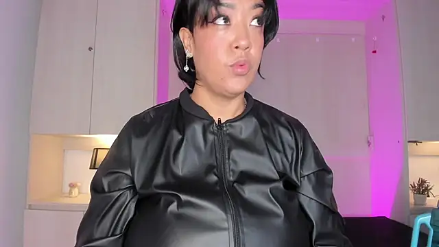 Snapshot of VickyRuiz_ chatting on 10-02-25, 12:08 VickyRuiz  online show from 10-02-25, 12:08