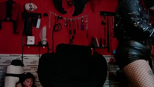 Miss Mirandaa online show from 12-21-25, 01:19