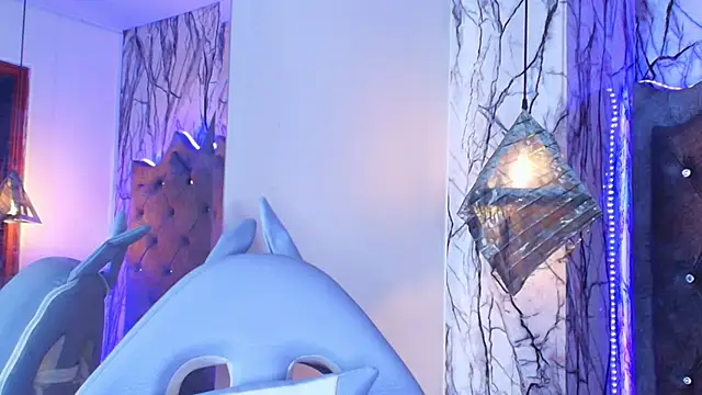 Zami Escobar of online show from 03-19-26, 06:30