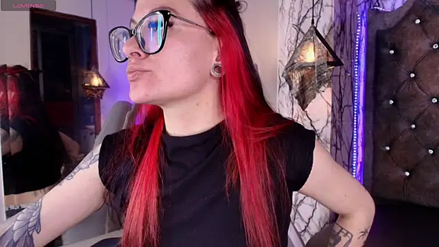 Zami Escobar of online show from 03-16-26, 06:43