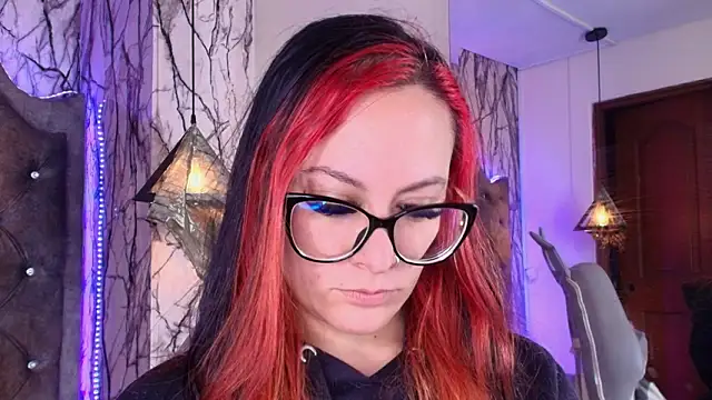 Zami Escobar of online show from 02-25-26, 06:30