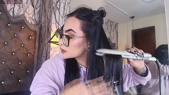 Zami Escobar of online show from 11-25-25, 05:13